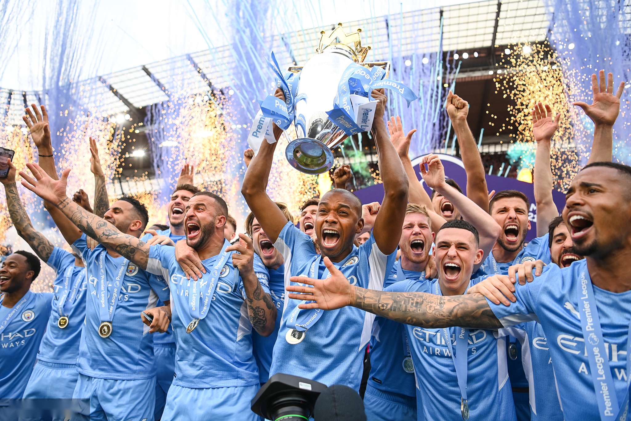 孔帕尼的出 孔帕尼的出